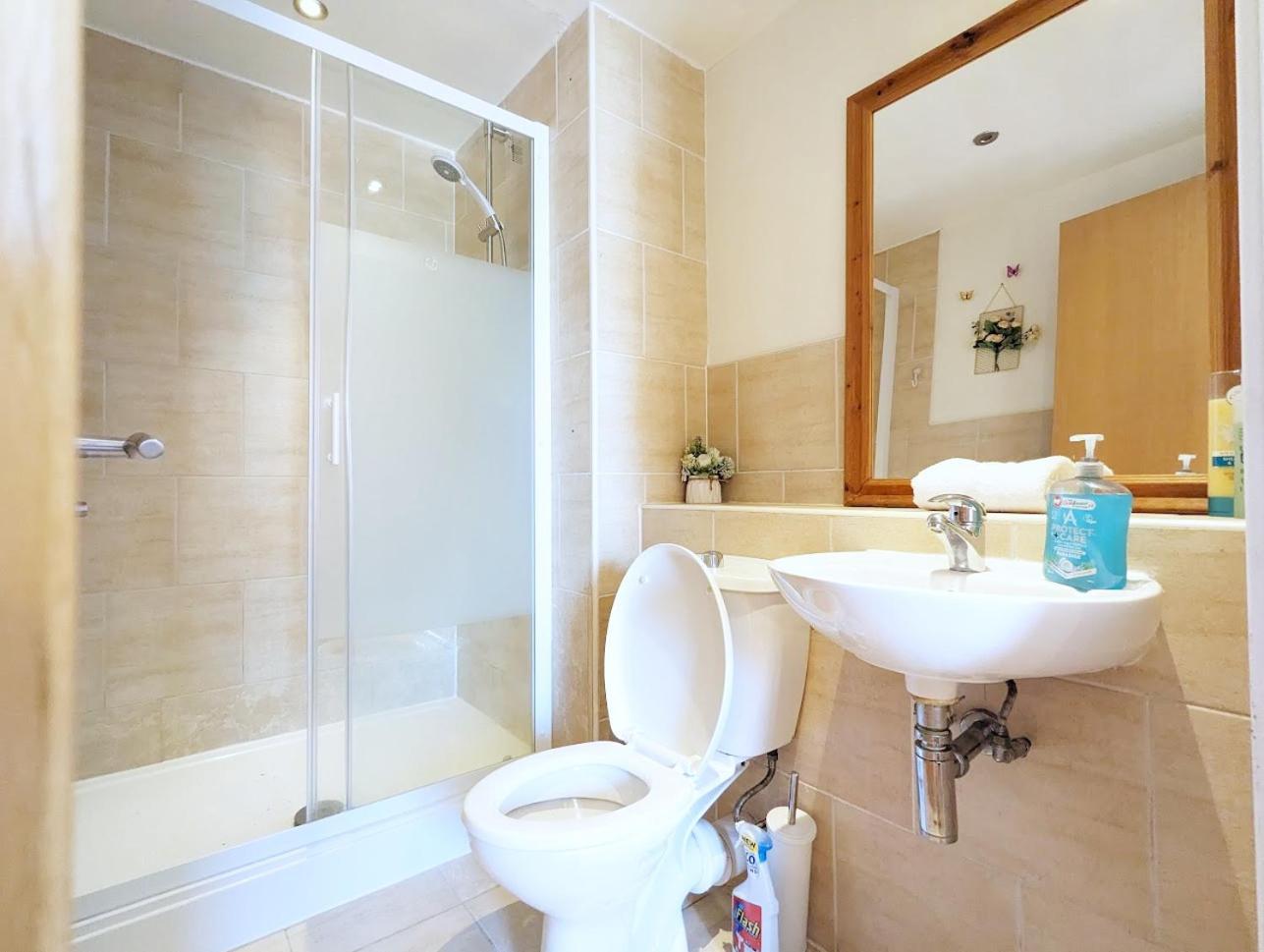 Guest Room In City Centre Near Key Attractions Ливърпул Екстериор снимка