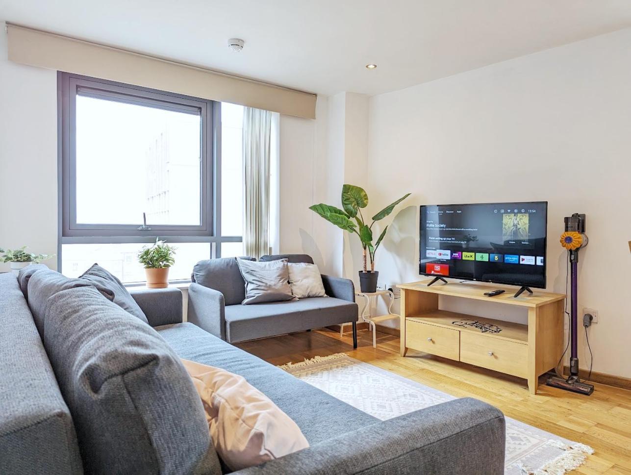 Guest Room In City Centre Near Key Attractions Ливърпул Екстериор снимка