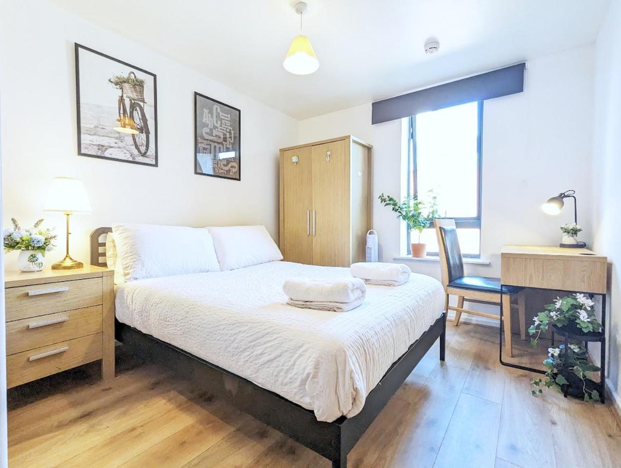 Guest Room In City Centre Near Key Attractions Ливърпул Екстериор снимка